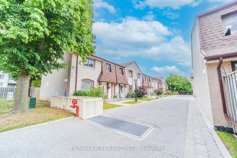 Photo 11 at 112 - 21 Livonia Place, Morningside, Toronto