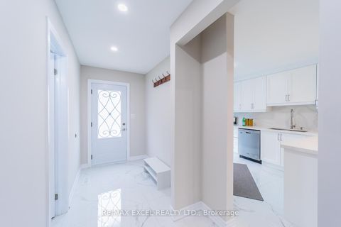Photo 13 at 112 - 21 Livonia Place, Morningside, Toronto