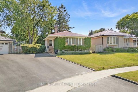 Photo 1 at 16 Jeffton Crescent, Woburn, Toronto