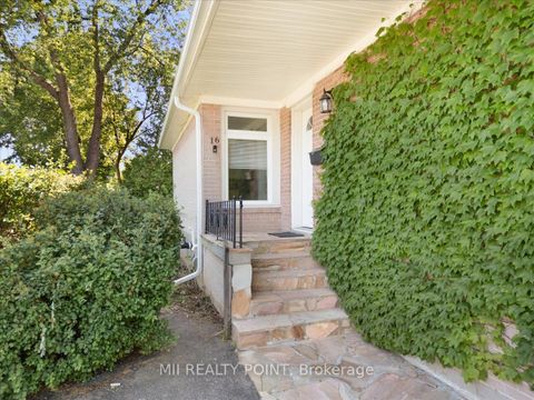 Photo 2 at 16 Jeffton Crescent, Woburn, Toronto