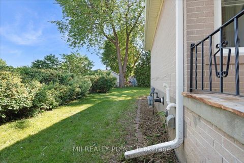 Photo 27 at 16 Jeffton Crescent, Woburn, Toronto