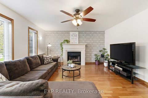 Photo 11 at 287 Elmview Gardens, Historic Lakeshore Communities, Georgina