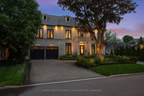 Photo 1 at 23 Lauderdale Drive, Windfields, Toronto