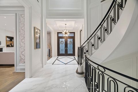Photo 3 at 23 Lauderdale Drive, Windfields, Toronto