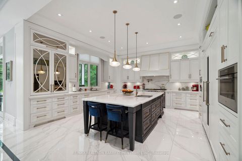 Photo 8 at 23 Lauderdale Drive, Windfields, Toronto