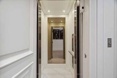 Photo 10 at 23 Lauderdale Drive, Windfields, Toronto