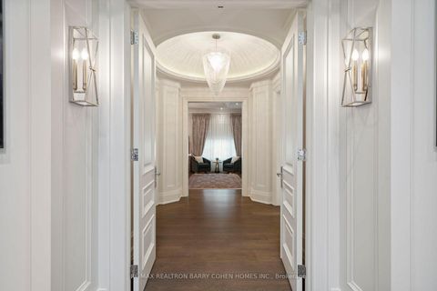 Photo 14 at 23 Lauderdale Drive, Windfields, Toronto