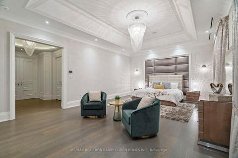 Photo 15 at 23 Lauderdale Drive, Windfields, Toronto