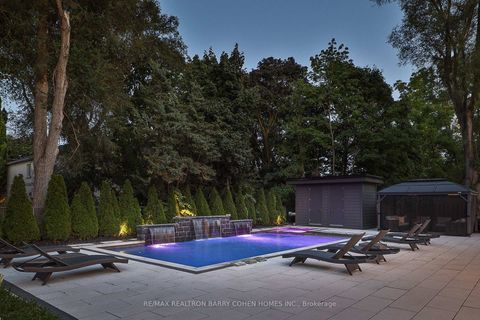 Photo 31 at 23 Lauderdale Drive, Windfields, Toronto