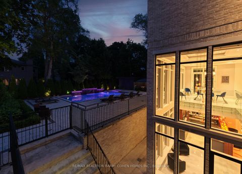 Photo 33 at 23 Lauderdale Drive, Windfields, Toronto