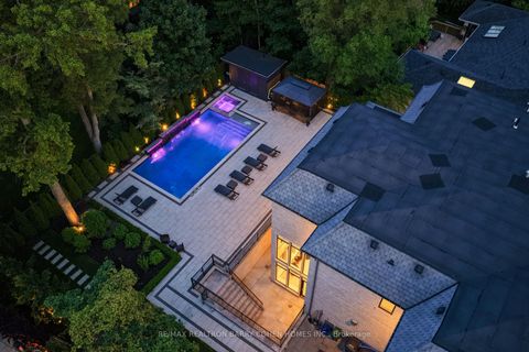 Photo 35 at 23 Lauderdale Drive, Windfields, Toronto