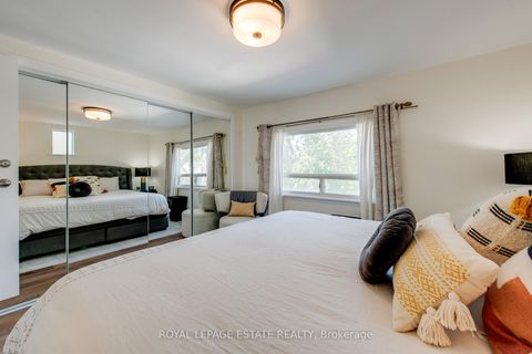 Photo 17 at 138 Woodmount Avenue, East York, Toronto