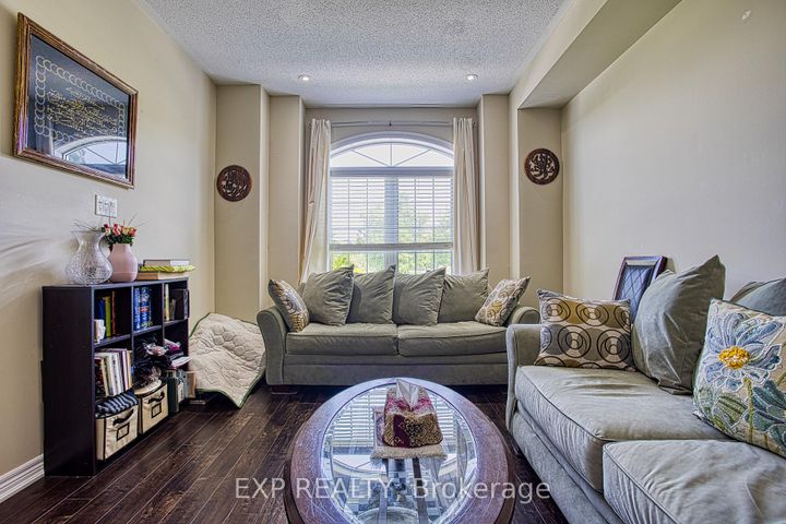 Photo 4 at 206 Springstead Avenue, Winona Park, Hamilton