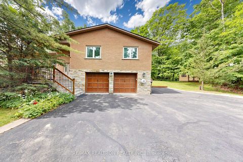 Photo 9 at 250 Kingscross Drive, King City, King