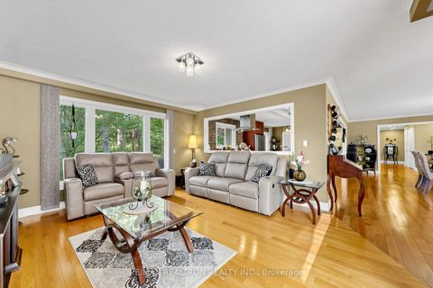 Photo 13 at 250 Kingscross Drive, King City, King