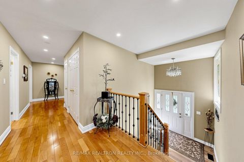 Photo 30 at 250 Kingscross Drive, King City, King