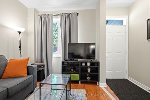 Photo 4 at 4 - 99 Goodwood Park Court, East York, Toronto