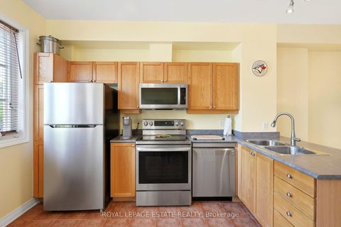 Photo 11 at 4 - 99 Goodwood Park Court, East York, Toronto