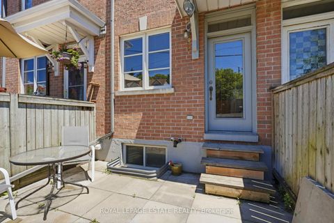 Photo 13 at 4 - 99 Goodwood Park Court, East York, Toronto