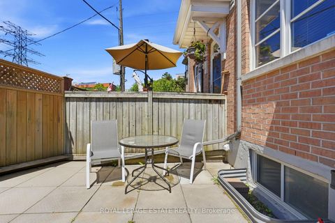 Photo 14 at 4 - 99 Goodwood Park Court, East York, Toronto