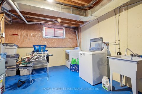 Photo 27 at 4 - 99 Goodwood Park Court, East York, Toronto
