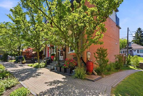 Photo 30 at 4 - 99 Goodwood Park Court, East York, Toronto