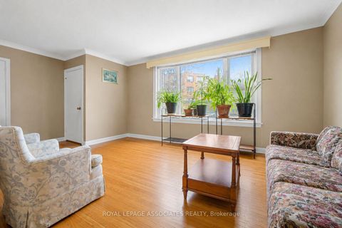 Photo 5 at 256 Ferris Road, Parkview, Toronto