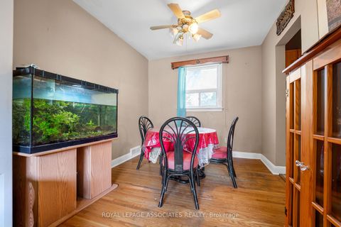 Photo 8 at 256 Ferris Road, Parkview, Toronto