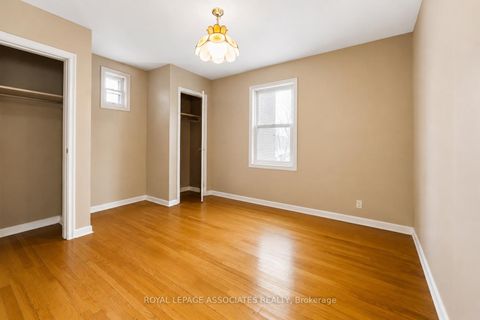 Photo 11 at 256 Ferris Road, Parkview, Toronto
