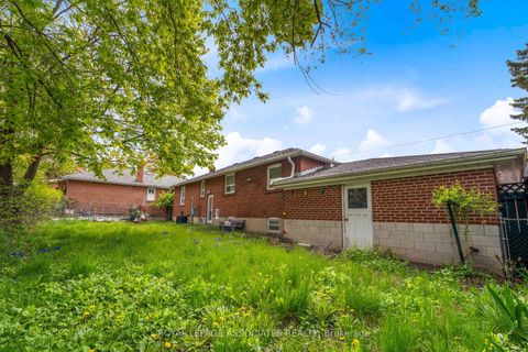 Photo 18 at 256 Ferris Road, Parkview, Toronto