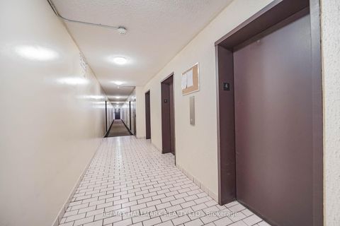 Photo 2 at 411 - 50 Lotherton Pathway, Glen Park, Toronto