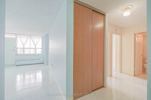 Photo 4 at 411 - 50 Lotherton Pathway, Glen Park, Toronto