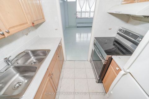 Photo 10 at 411 - 50 Lotherton Pathway, Glen Park, Toronto