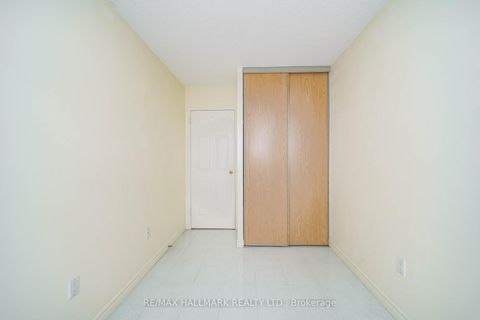 Photo 11 at 411 - 50 Lotherton Pathway, Glen Park, Toronto