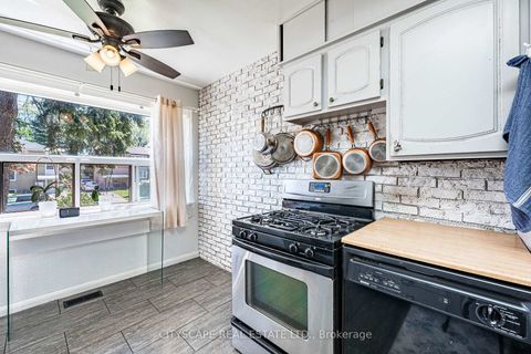 Photo 5 at 138 Overture Road, West Hill, Toronto