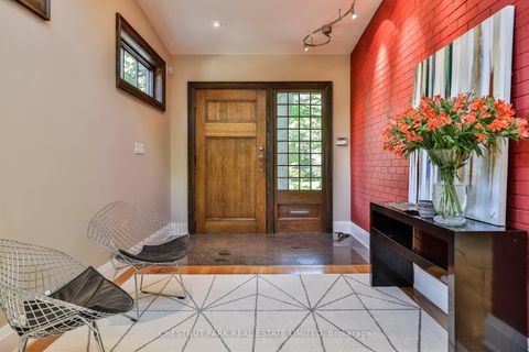 Photo 2 at 41 Hurlingham Crescent, Don Mills, Toronto