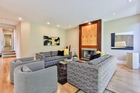 Photo 8 at 41 Hurlingham Crescent, Don Mills, Toronto