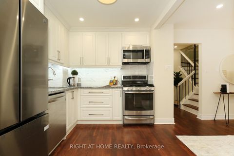 Photo 14 at 6 Snapdragon Drive, Pleasant View, Toronto