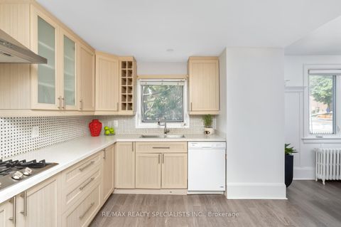 Photo 18 at 290 Westmount Avenue, Oakwood Village, Toronto