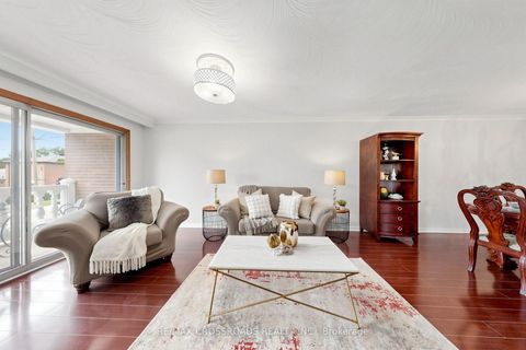 Photo 3 at 55 Bakerton Drive, Woburn, Toronto