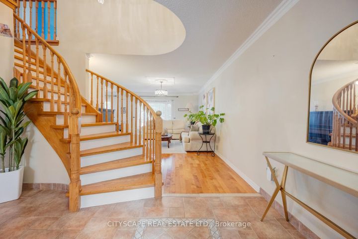 Photo 5 at 301 Kingsbridge Garden, Hurontario, Mississauga