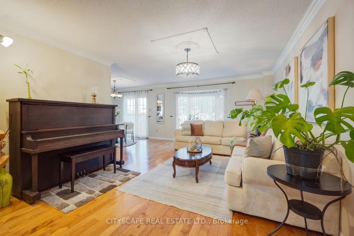 Photo 6 at 301 Kingsbridge Garden, Hurontario, Mississauga