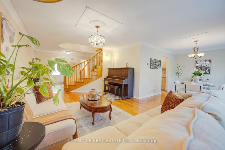 Photo 9 at 301 Kingsbridge Garden, Hurontario, Mississauga