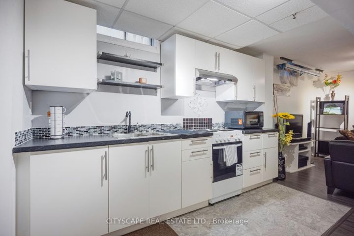 Photo 39 at 301 Kingsbridge Garden, Hurontario, Mississauga
