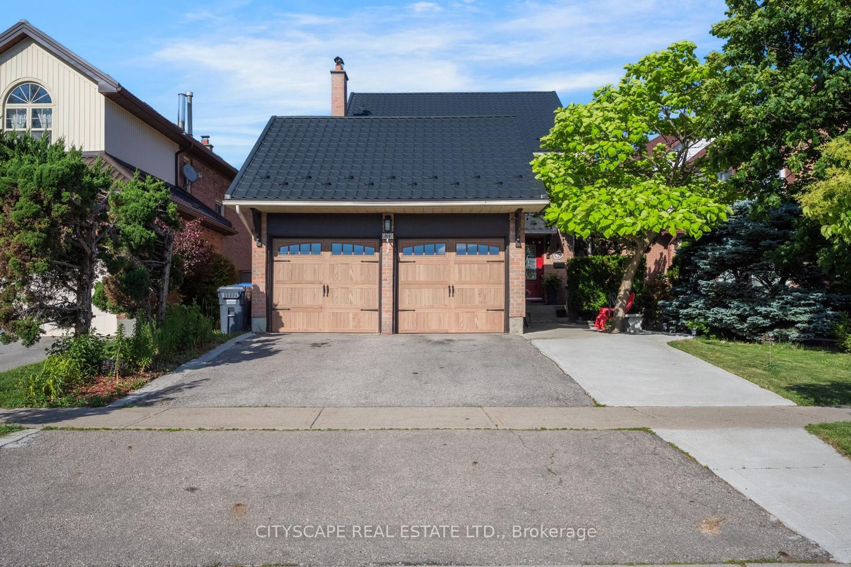 301 Kingsbridge Garden, Hurontario, Mississauga 2