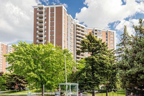 Photo 2 at 304 - 5 Vicora Linkway, Flemingdon Park, Toronto