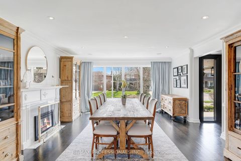 Photo 7 at 52 Courtsfield Crescent, Humber Valley, Toronto