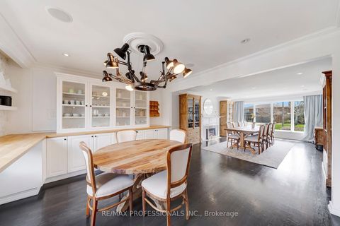 Photo 9 at 52 Courtsfield Crescent, Humber Valley, Toronto