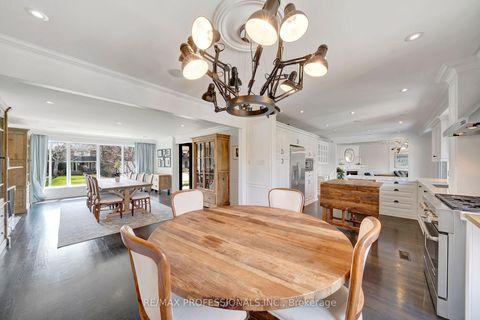 Photo 10 at 52 Courtsfield Crescent, Humber Valley, Toronto