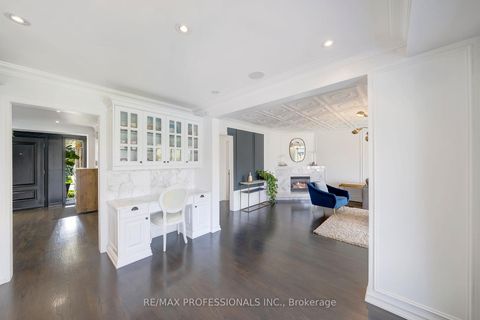 Photo 14 at 52 Courtsfield Crescent, Humber Valley, Toronto